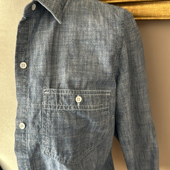 GAP chambray button down - Picture 3 of 5
